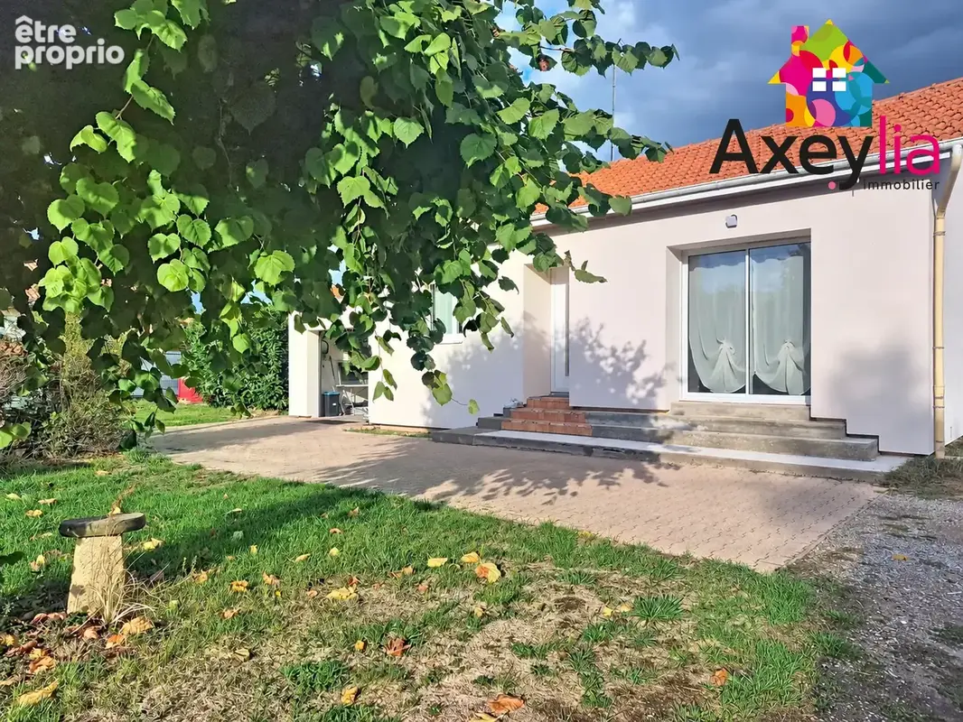 À vendre - briennon - maison rénovée 2 chambres avec terrain - photo 1