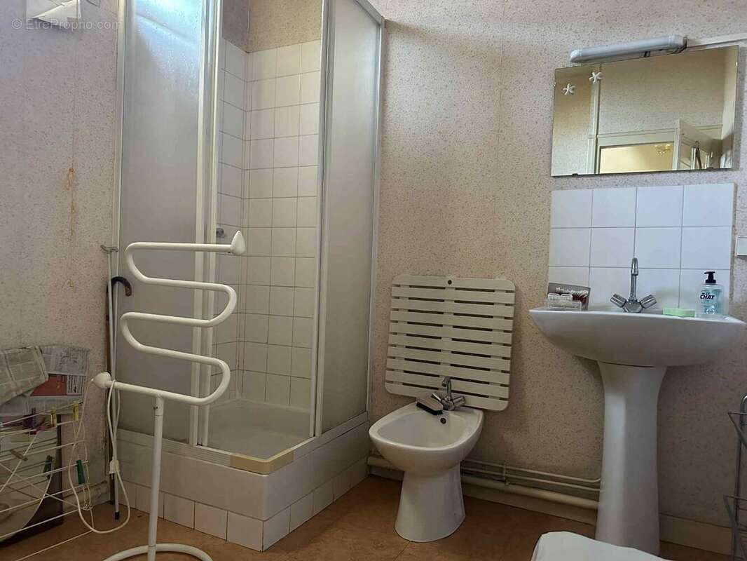 Maison à SAINT-LAMBERT-DU-LATTAY