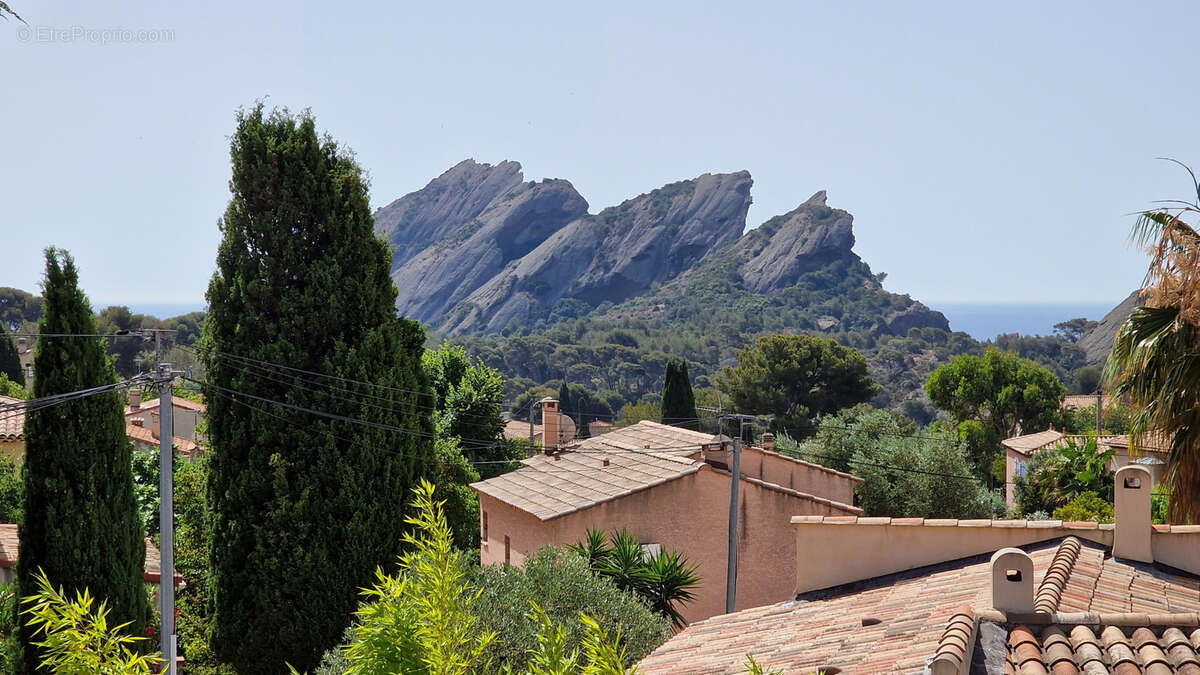 Vue mer et parc des calanques, appartement avec terrasse en vente à La Ciotat - photo 4