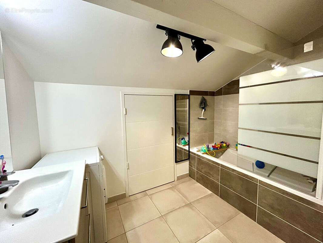 Appartement à ANTHY-SUR-LEMAN