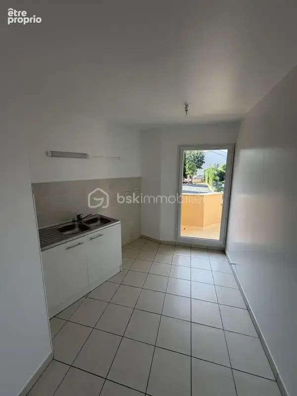 Appartement 3 pièces de 63 m² avec balcon - photo 2