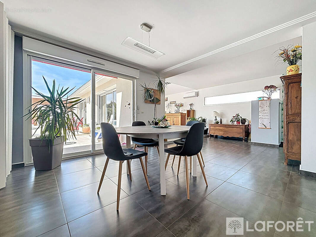 Maison à SAINT-ANDRE-DE-CUBZAC