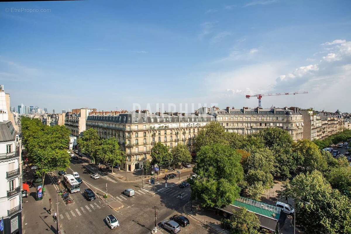 Appartement à PARIS-8E
