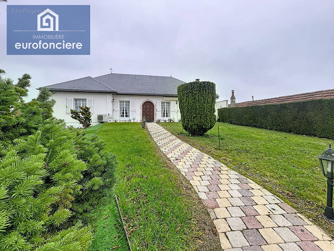 Maison à SAINT-JULIEN-LES-VILLAS