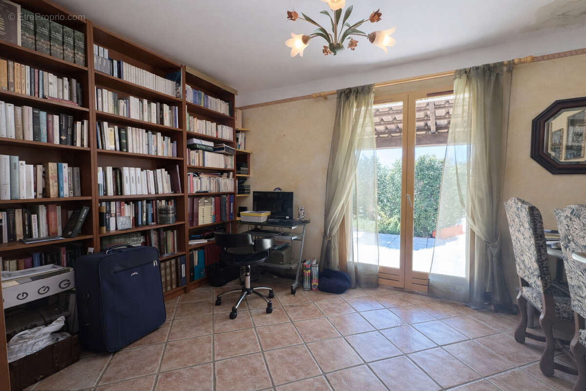 Maison à CARNOULES