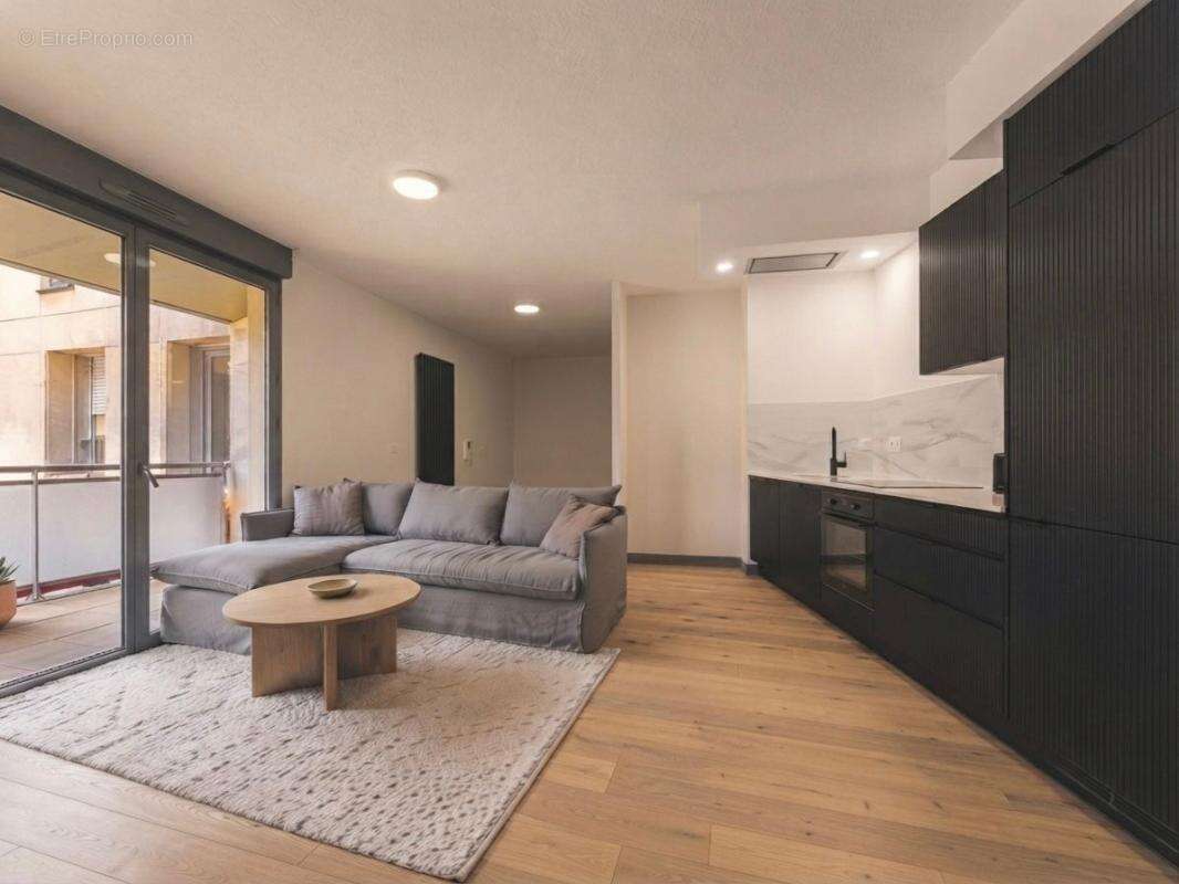 Appartement T2 - 42 m² avec balcon et parking - photo 2