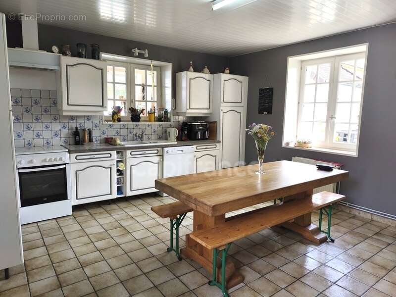 Maison familiale de 140 m² avec jardin clos – 5 chambres – Broyes (51120), à proximité de Sézanne - photo 5