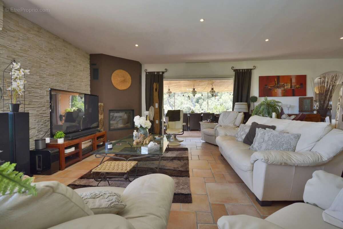 Maison 300 m² à Biot  - photo 22