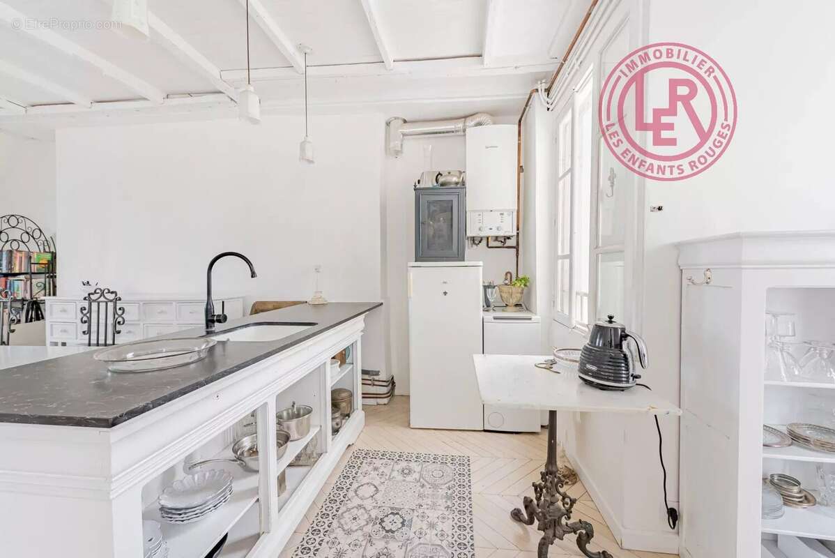 Appartement à PARIS-3E