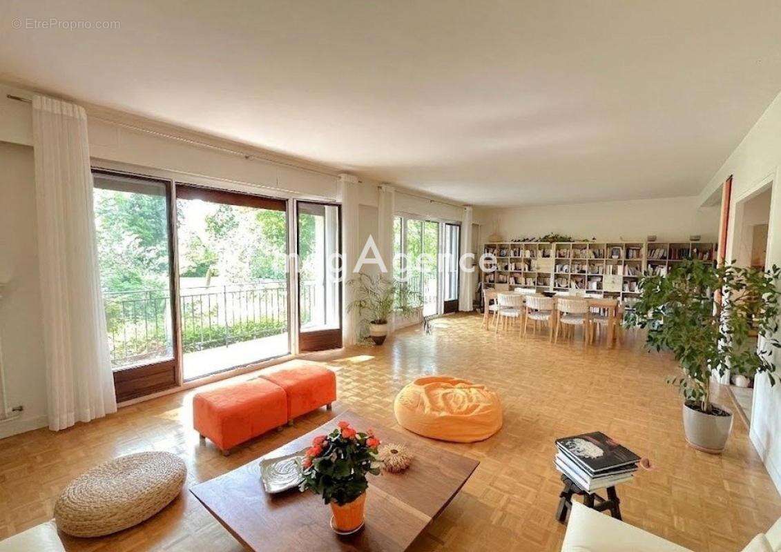 Appartement à SAINT-NOM-LA-BRETECHE
