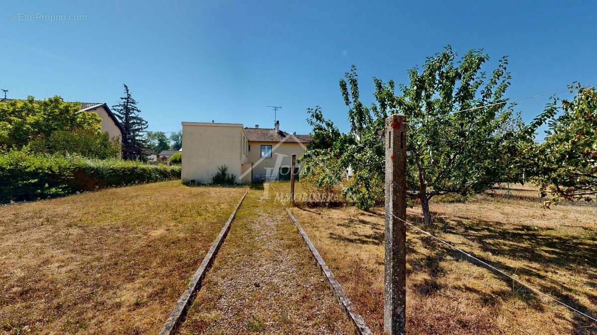 Pavillon de plain-pied sur sous-sol avec 1 300 m² de terrain à Bourbon-l'Archambault - photo 19