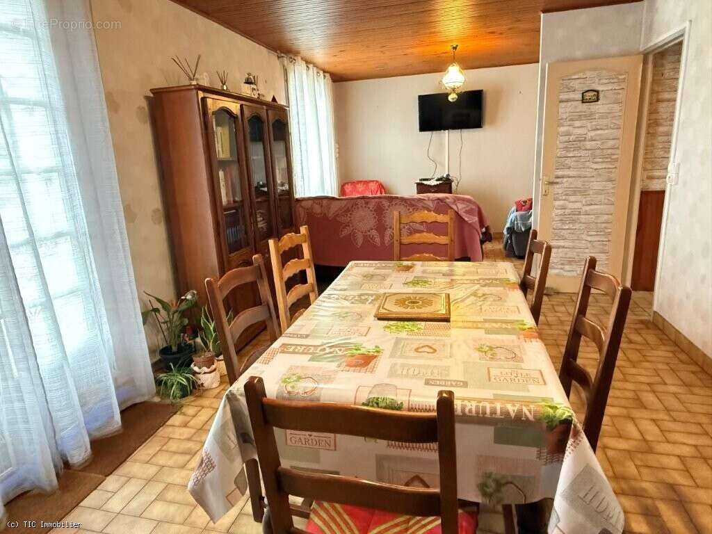Maison à RUFFEC