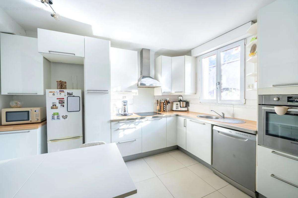 Maison à JOUY-LE-MOUTIER