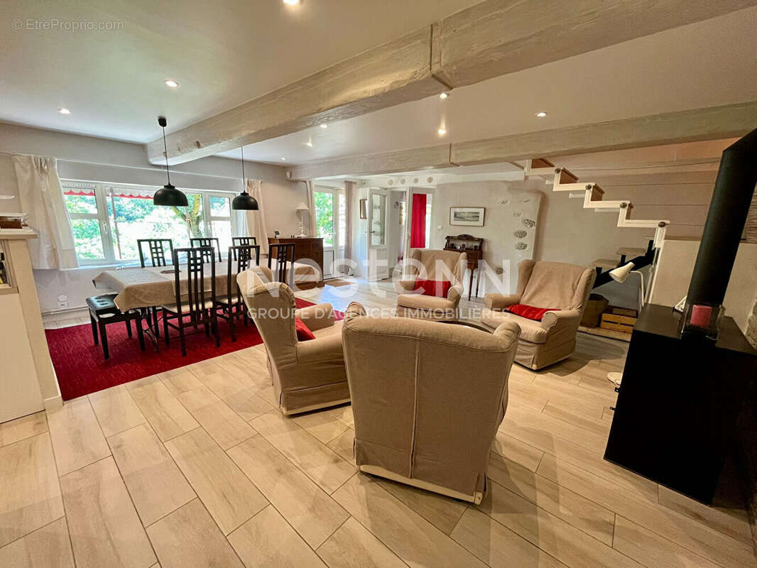 Maison en pierre de caractère rénovée de 185 m² à Fajac-en-Val, 20 km de Carcassonne, 4 chambres, bureaux, cadre naturel au calm - photo 15