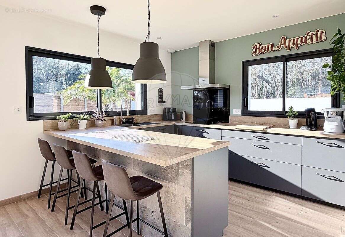 Maison à LES MATHES