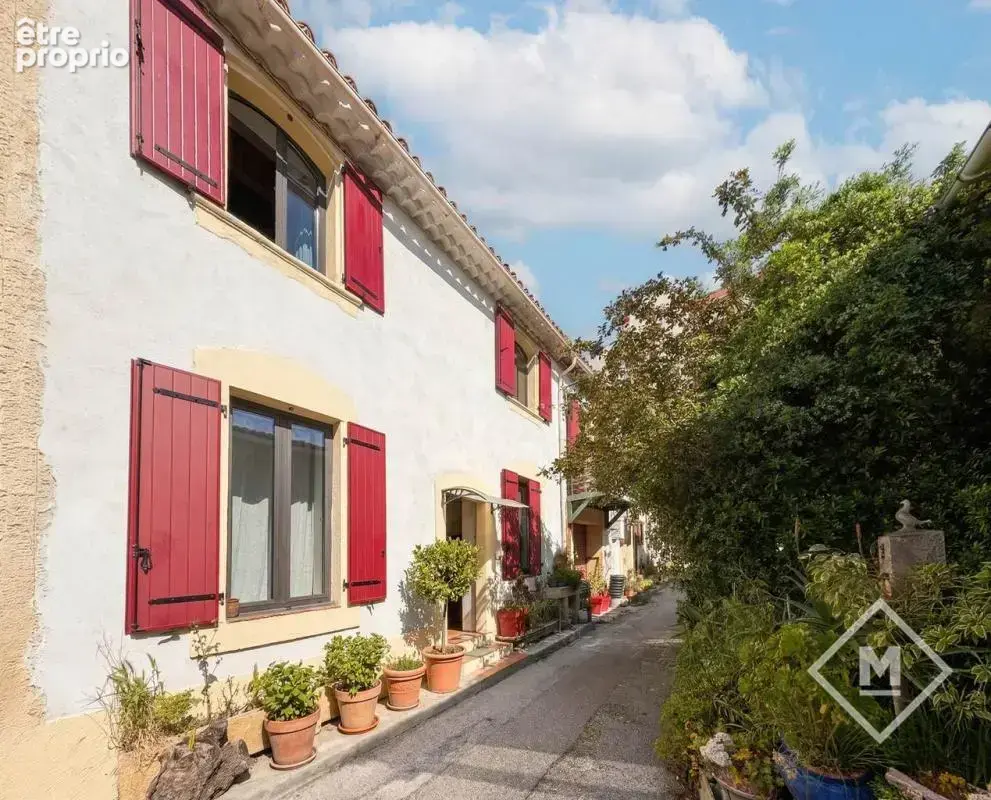 Découvrez cette jolie maison individuelle située à proximité des commodités entre les Chartreux et Montolivet - photo 2