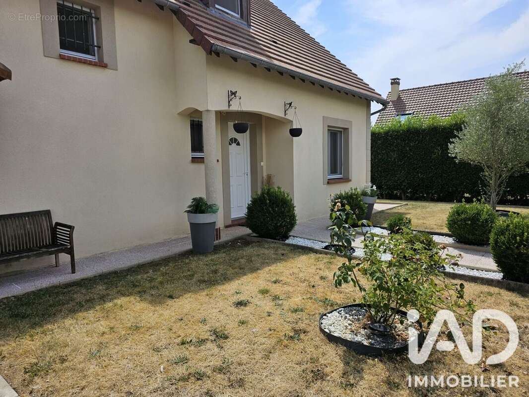 Maison 141 m² à Guichainville  - photo 2