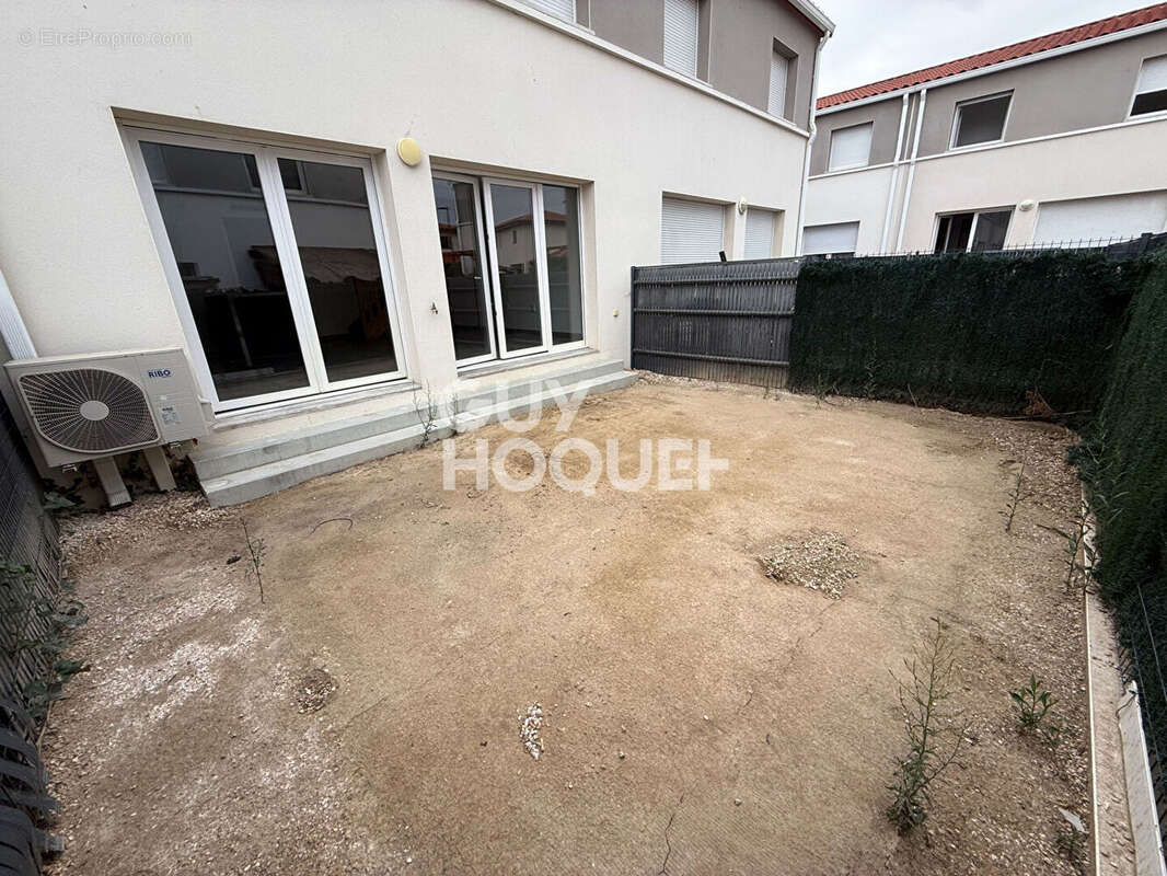 A vendre à PEZILLA LA RIVIERE (66370)  Maison F5 de 90 m² avec jardin et garage. - photo 11