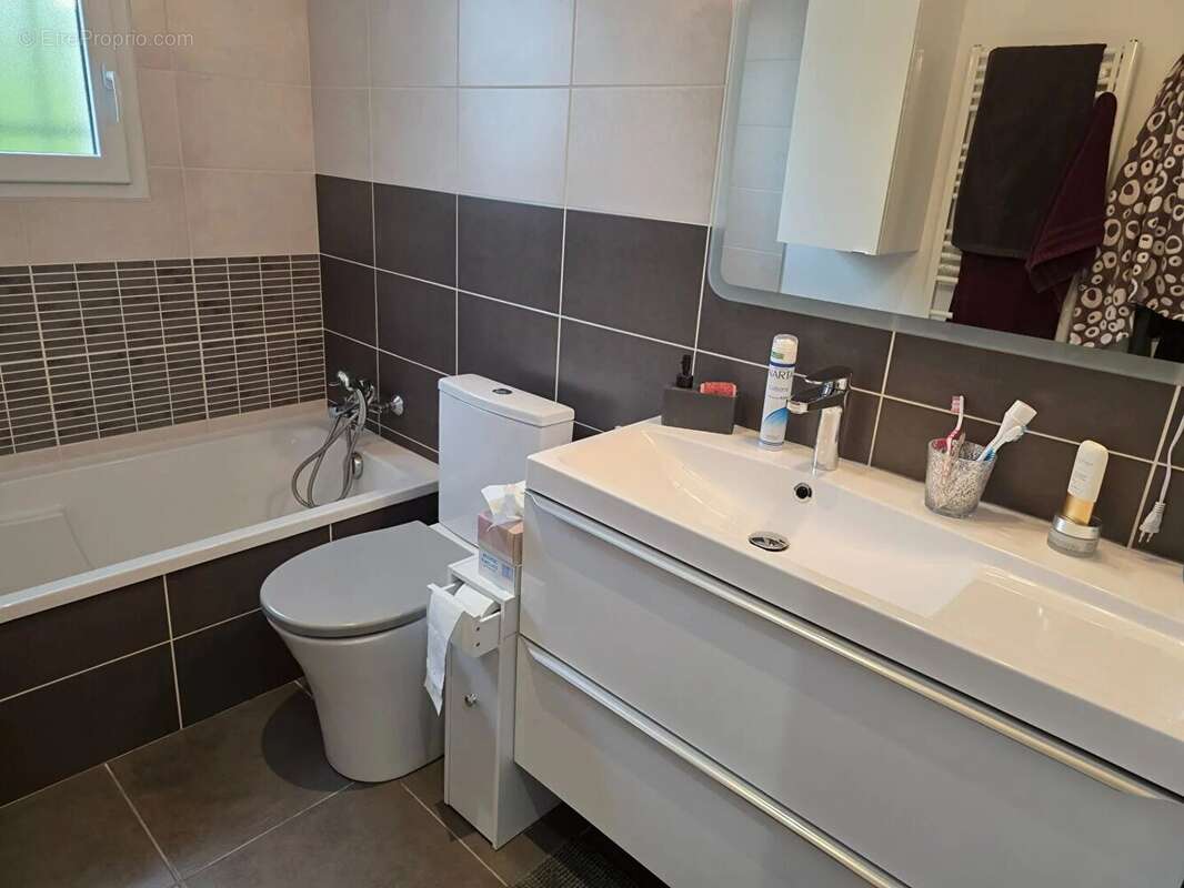 Maison à ROMANS-SUR-ISERE