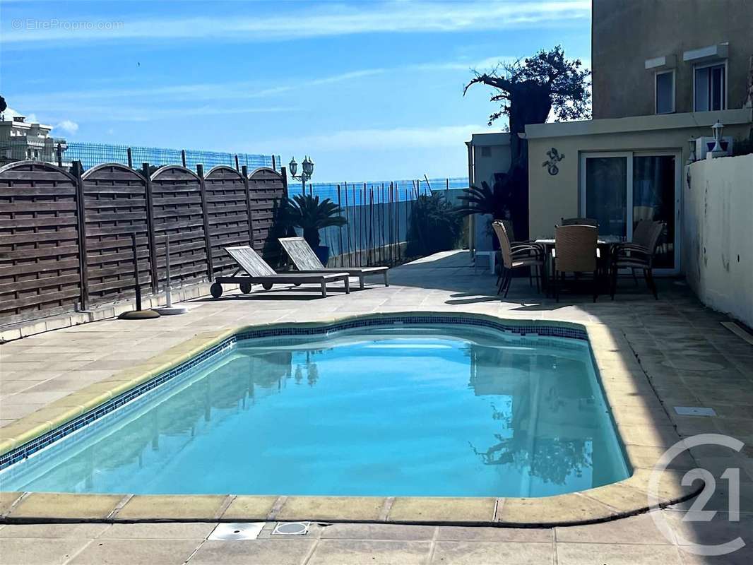 Maison à ROQUEBRUNE-CAP-MARTIN