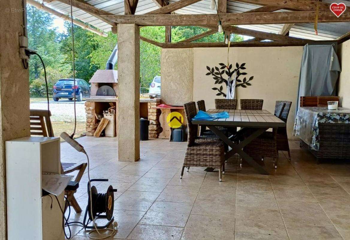 Maison à SAINTE-ALVERE