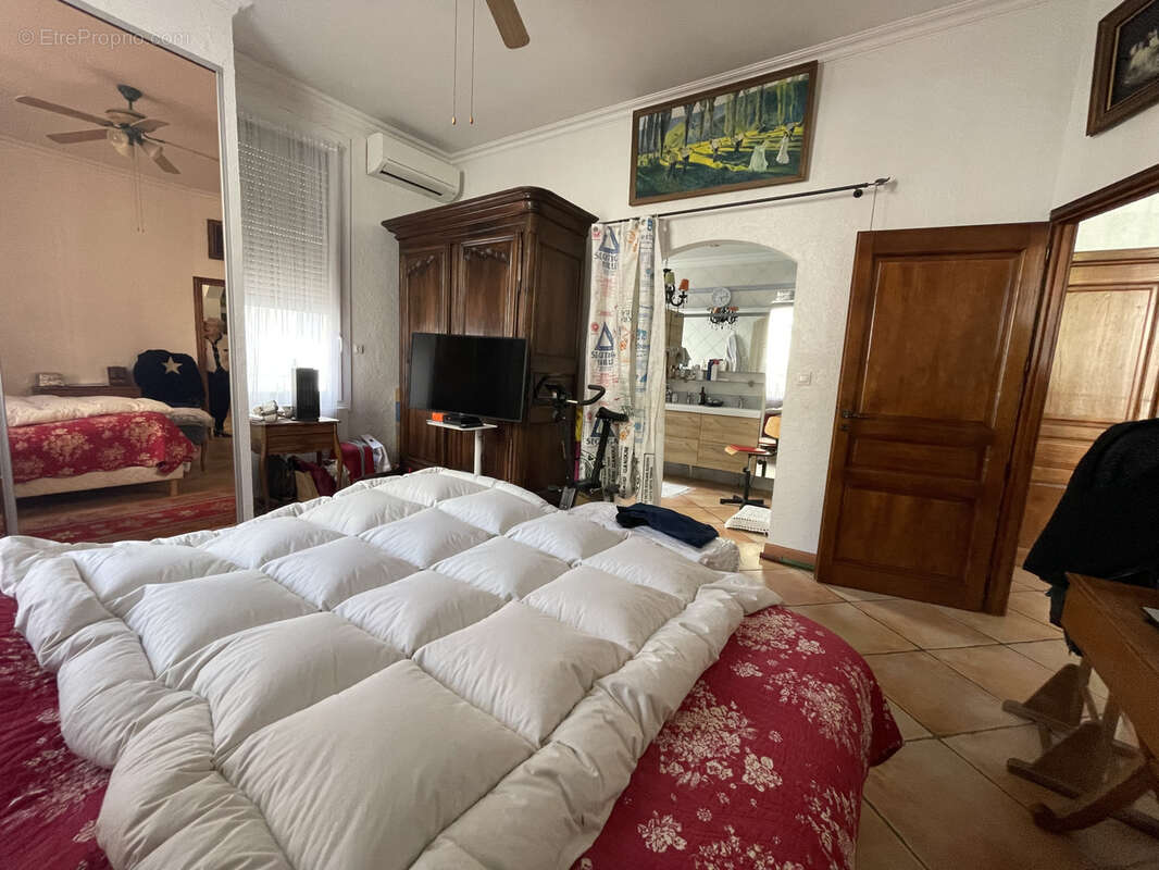 Grand Appartement de 164 m2 + Jardin + annexes - photo 8