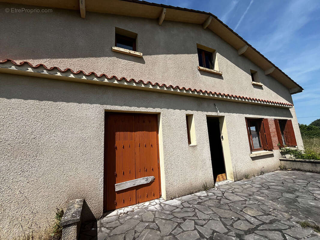 Maison à COUTRAS
