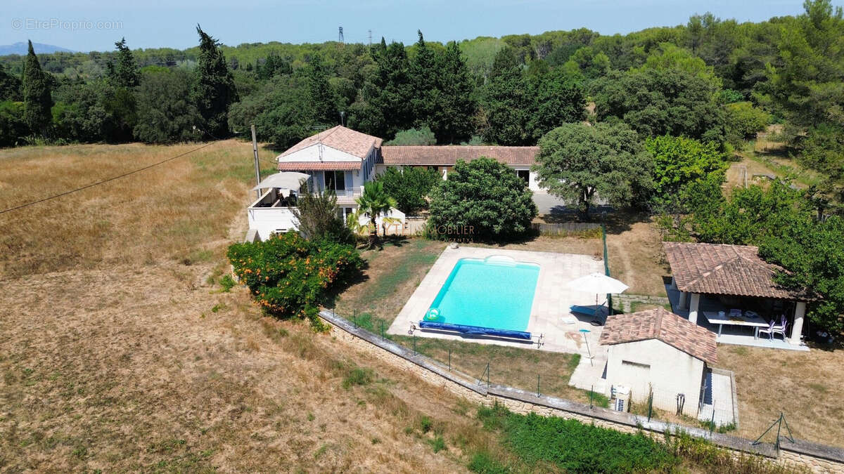 Maison 233 m² à Saint-Chamas  - photo 2
