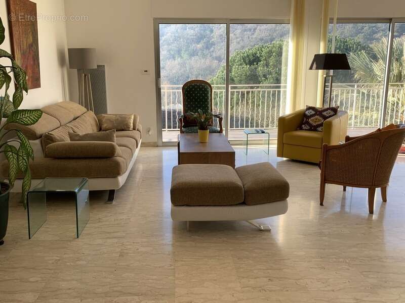 Maison à COLLOBRIERES