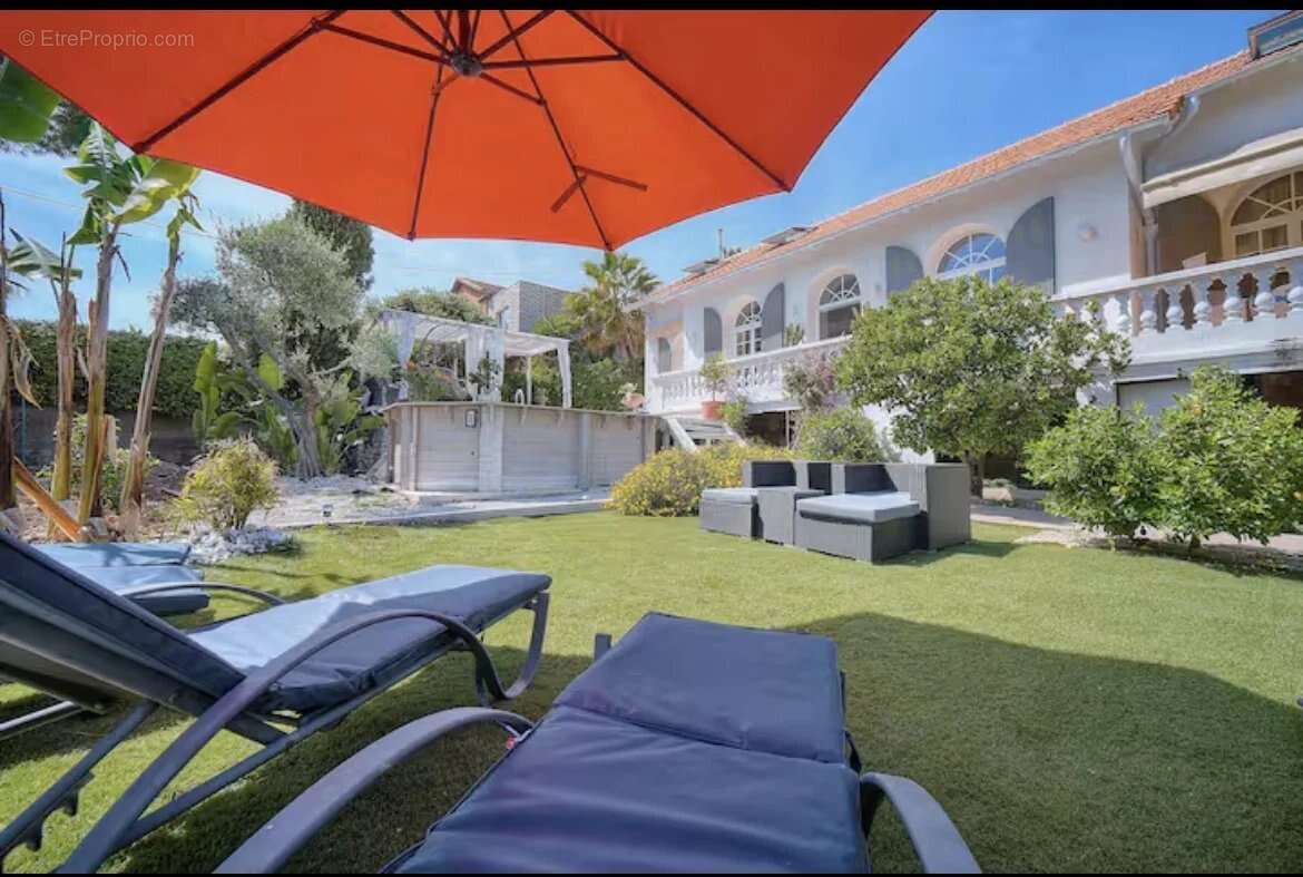 Villa de caractère -5 chambres dans une rue au calme - photo 3