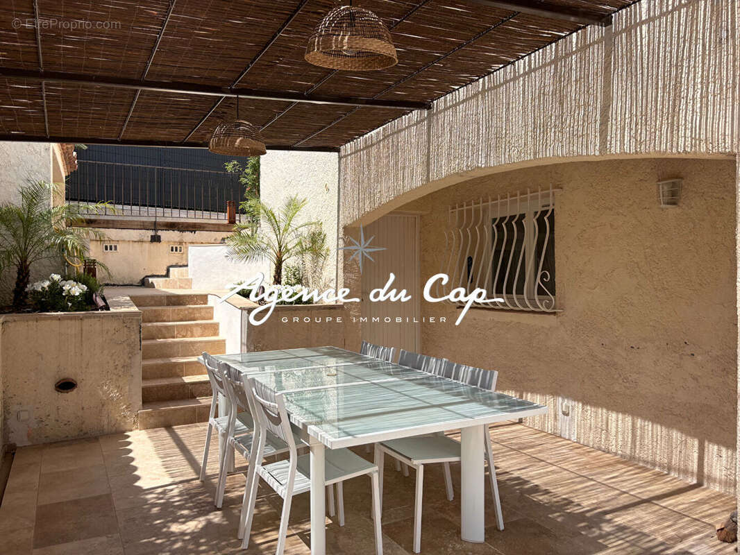 Maison à LES ISSAMBRES