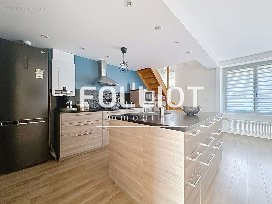 Maison à DONVILLE-LES-BAINS