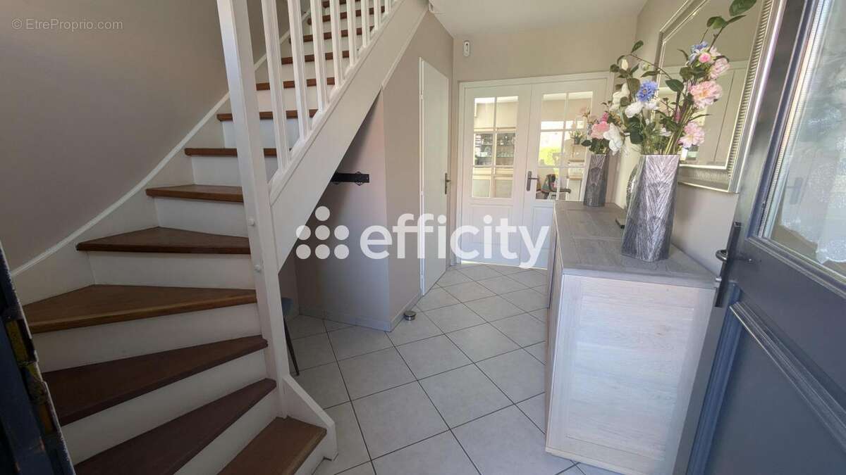 Maison à GONDECOURT