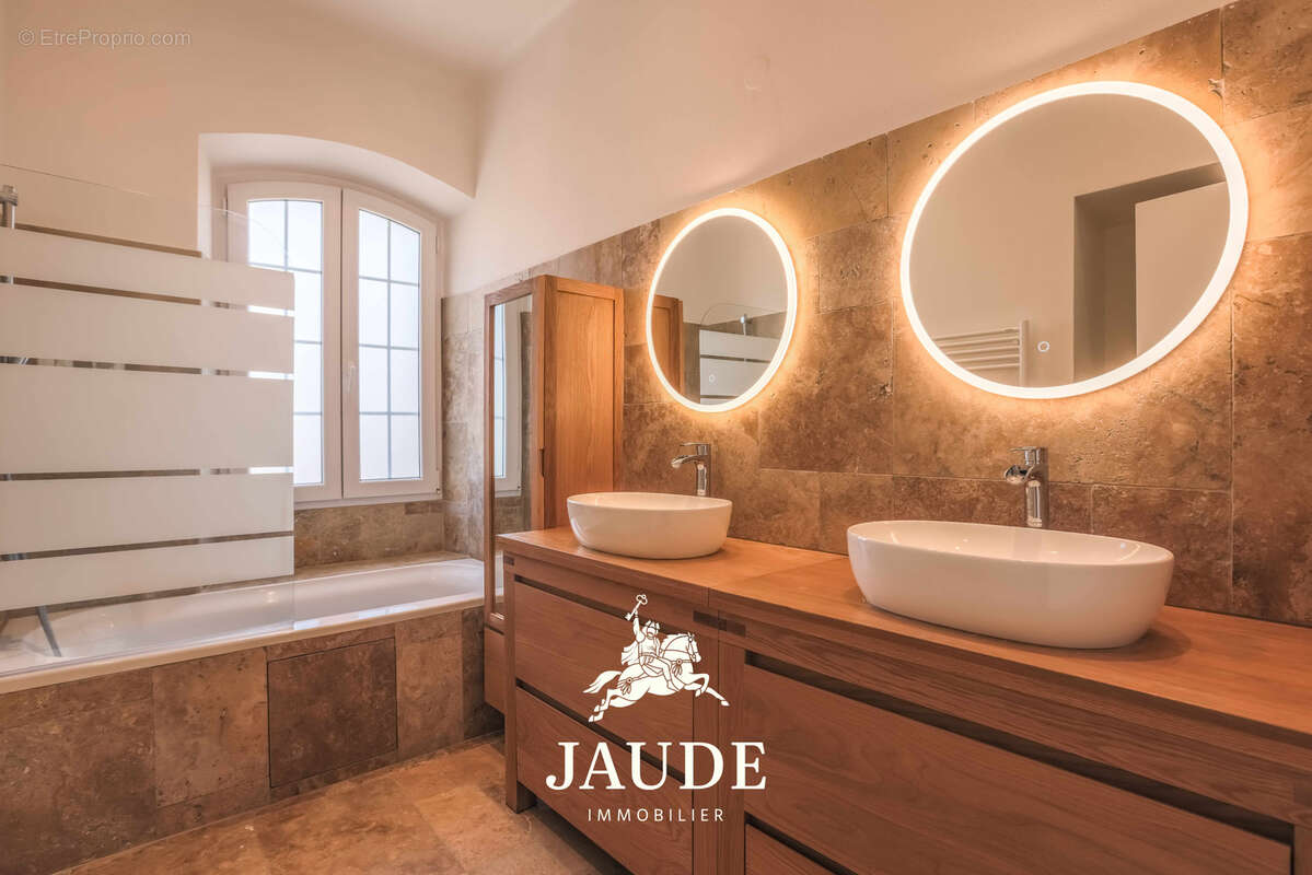 Maison à LA GARDE-FREINET