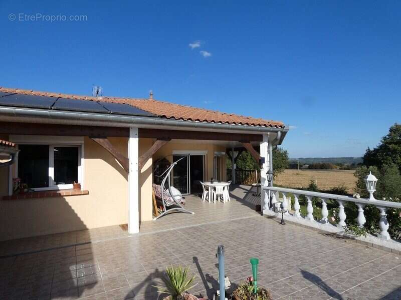 Maison à MONLAUR-BERNET