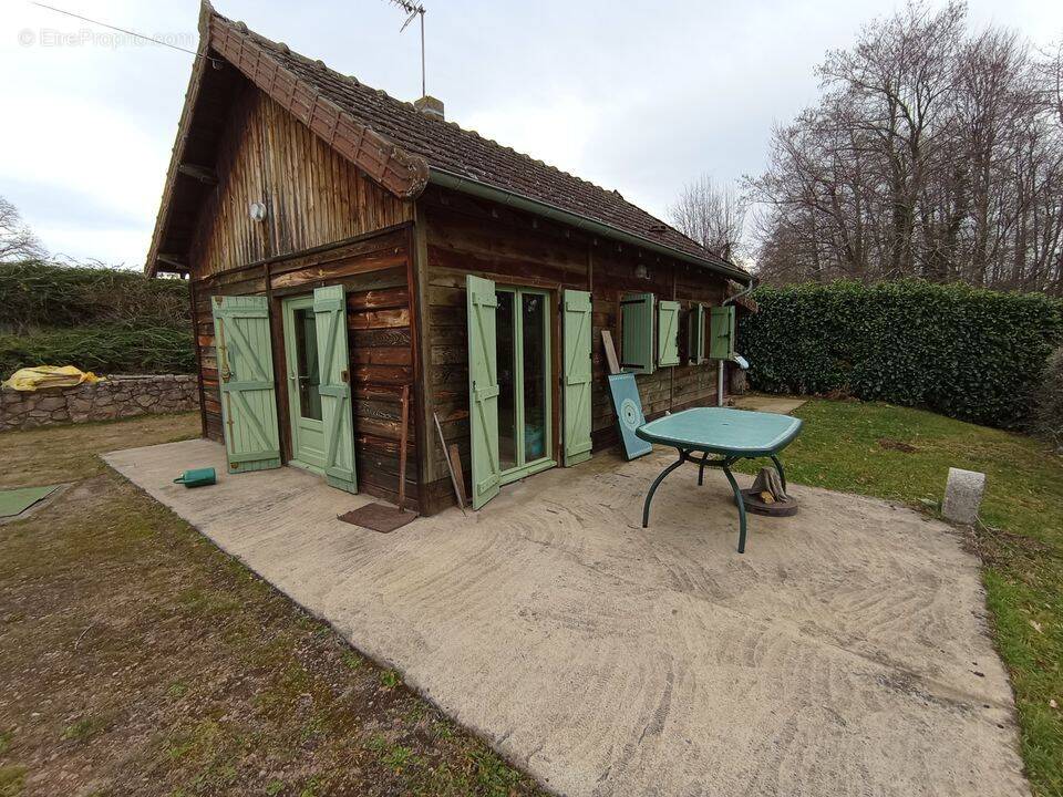 Maison à LE MAYET-DE-MONTAGNE