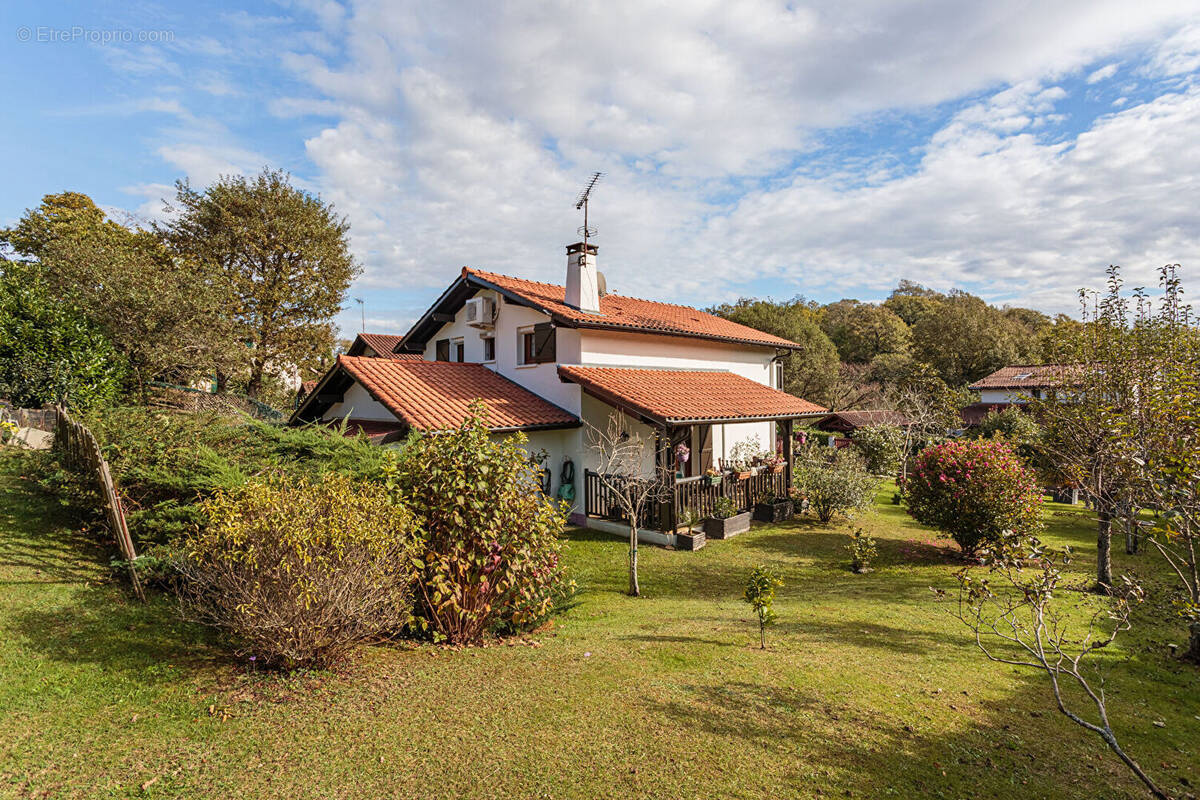Maison à SAINT-PEE-SUR-NIVELLE