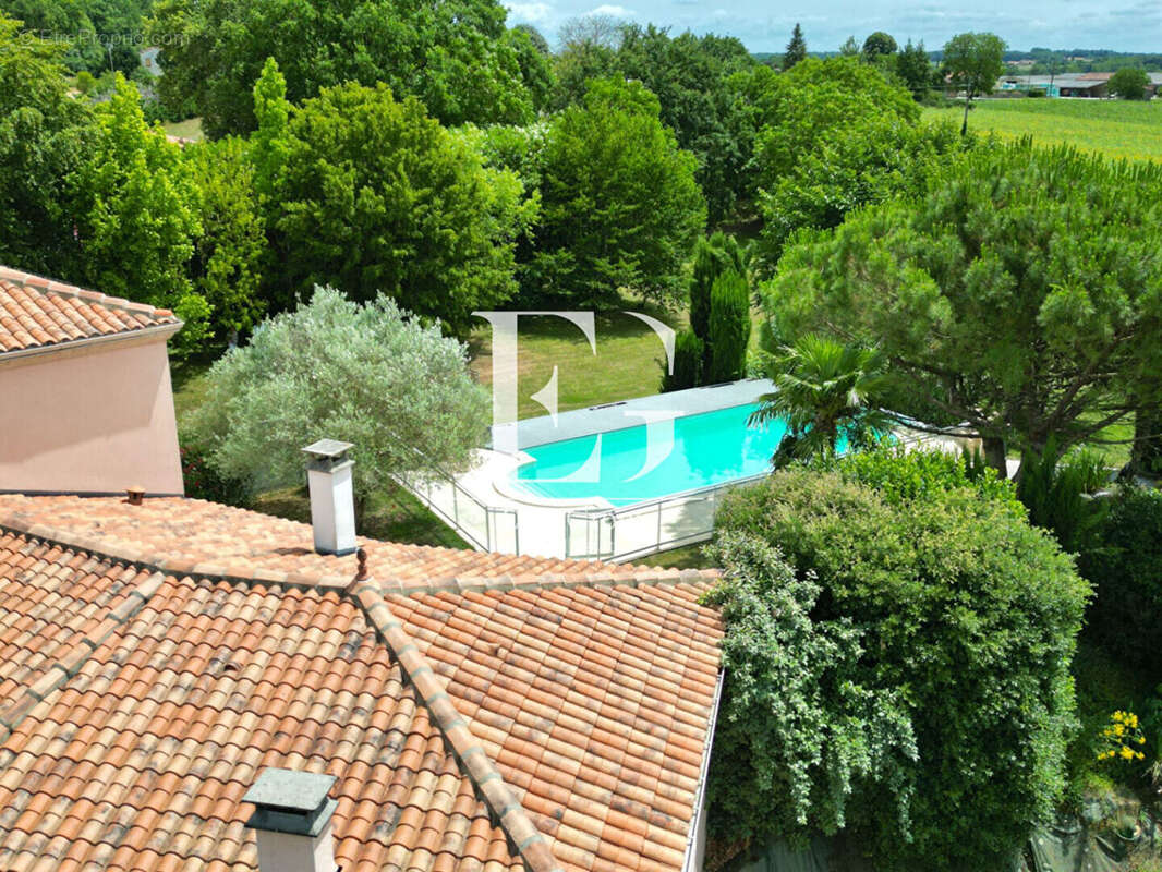 A vendre maison 7 pieces 200 m² - photo 3