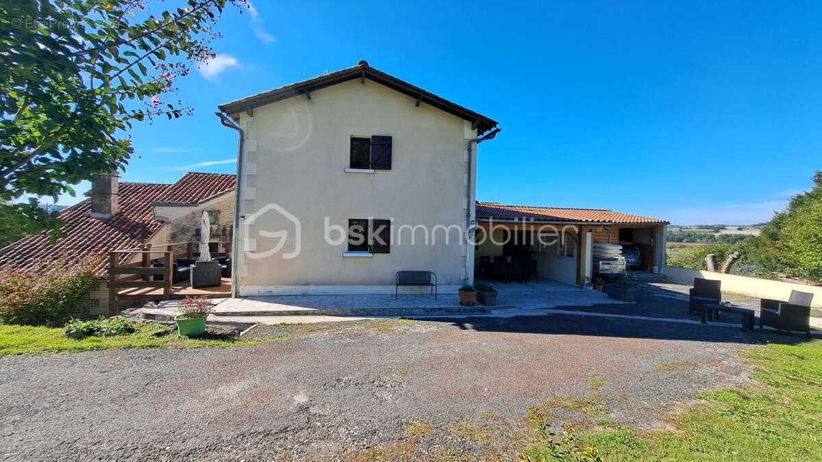 Maison à TOCANE-SAINT-APRE