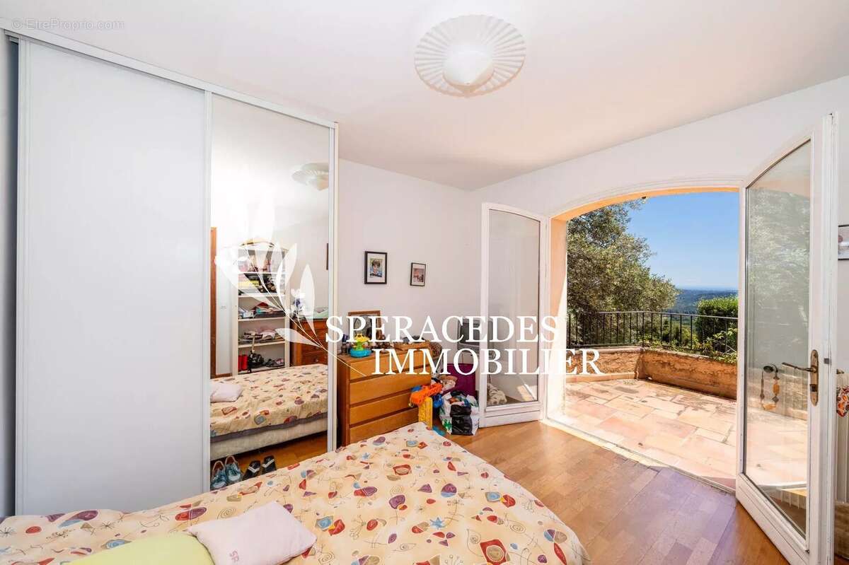 Maison à SPERACEDES