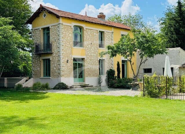 Maison à L&#039;ISLE-SUR-LA-SORGUE