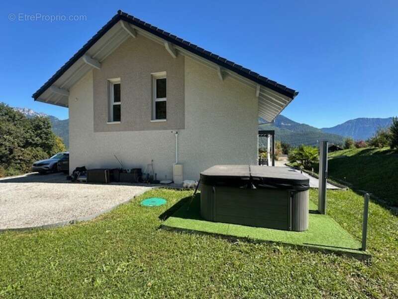 Maison à LATHUILE