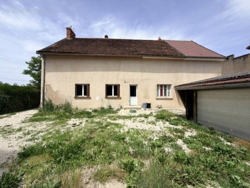 Maison à LONGCHAMP