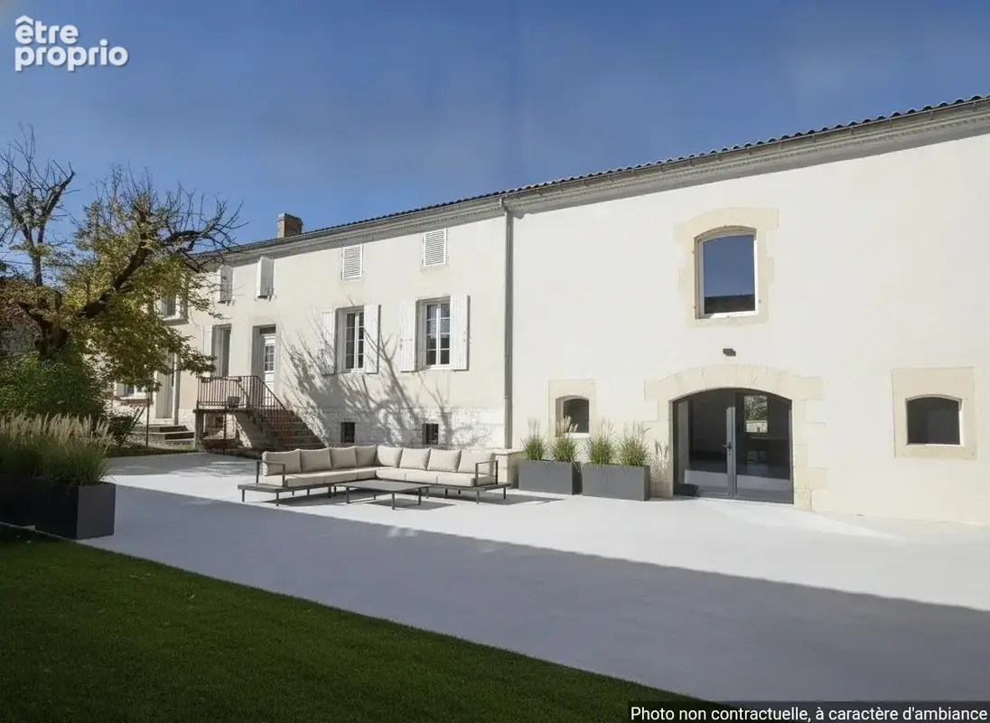 CHARME, VOLUMES ET NATURE À ARS. Maison rénovée avec 4 chambres et nombreuses dépendances - photo 27