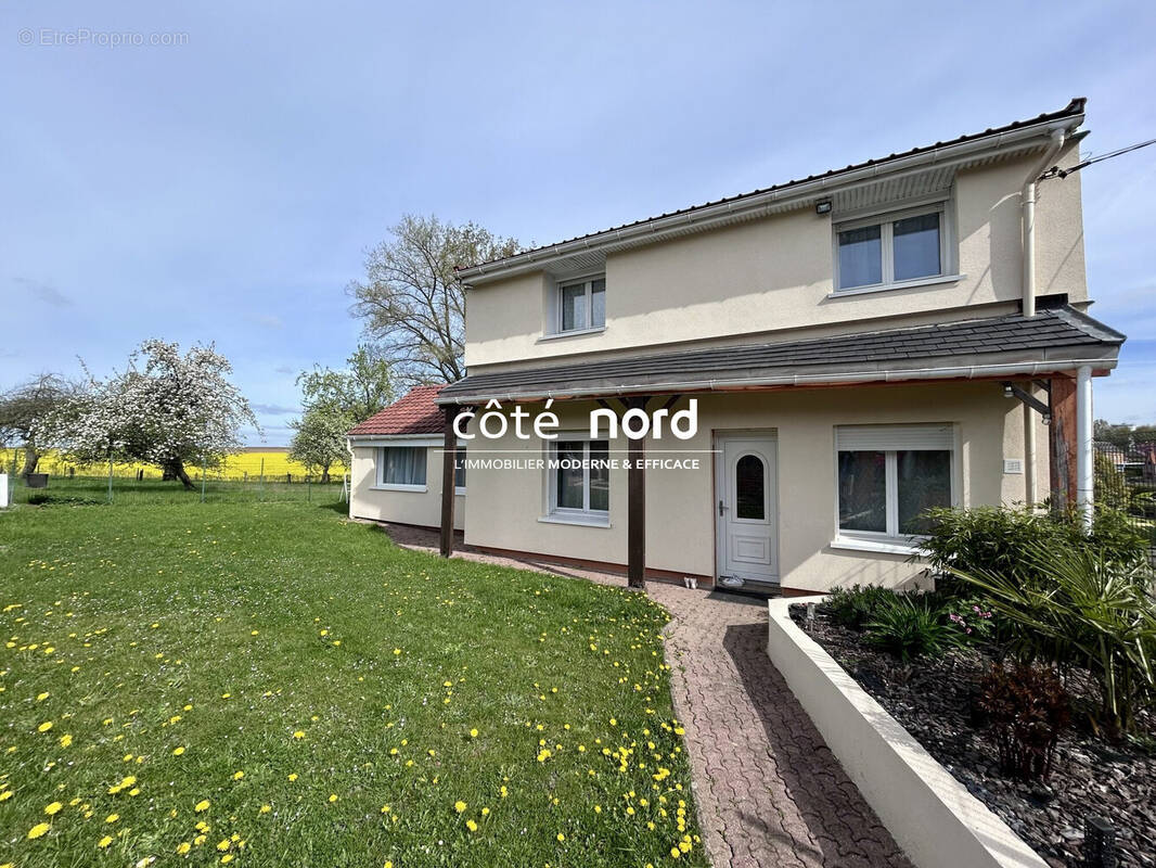 Maison à WALINCOURT-SELVIGNY