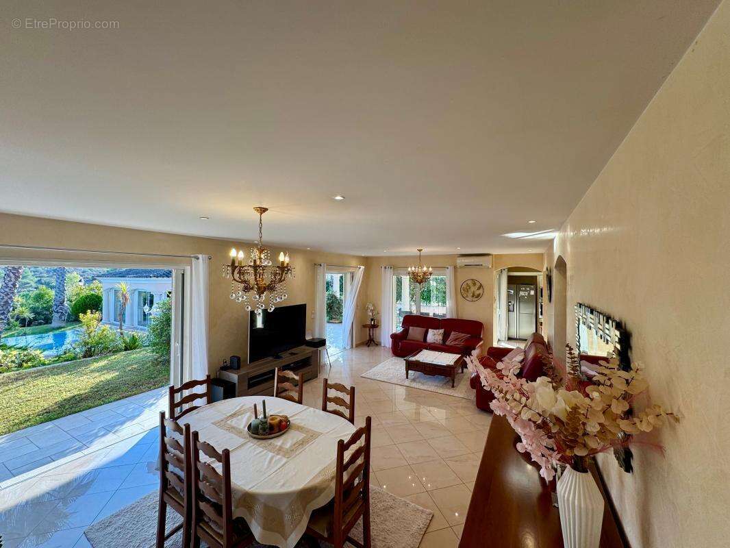 Maison à SAINT-RAPHAEL