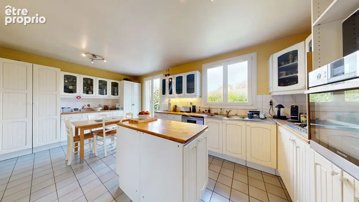 A vendre à Vauréal belle et grande maison familiale de 7 pièces sur terrain de 471 m2 - photo 7