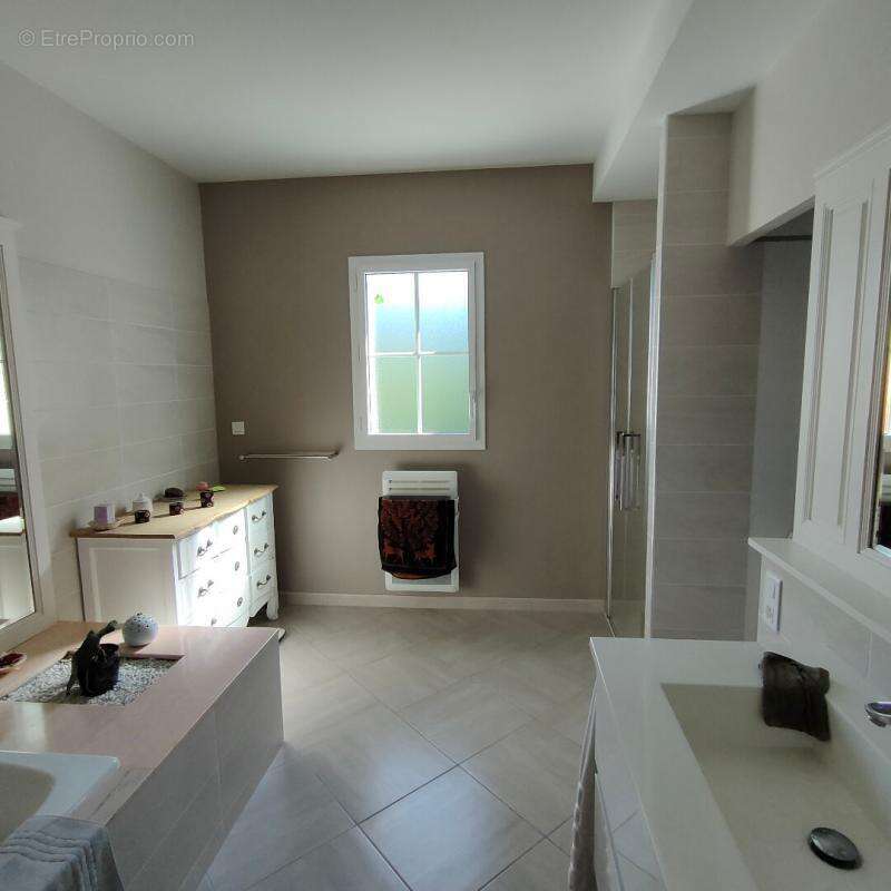 Maison à MORTAGNE-SUR-SEVRE