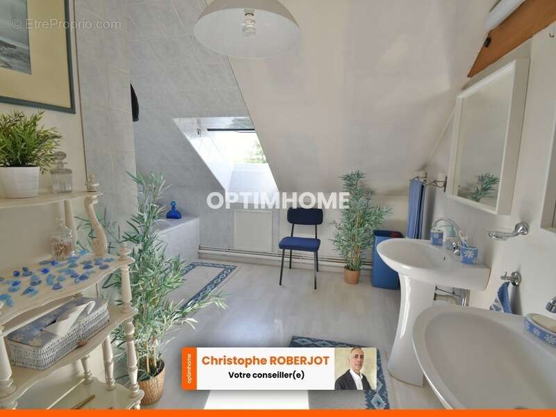 Maison à CHAMPFORGEUIL