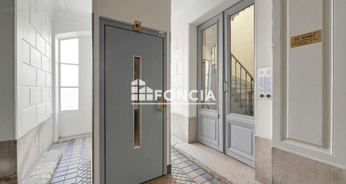 Appartement 3 pièces Métro L1 Place du Marché - photo 7